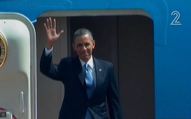 US President Barack Obama steps off Air Force One (Photo credit: Channel 2 screenshot)