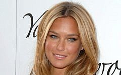 Bar Refaeli unfazed by negative comments made by IDF Spokesman ahead of new Foreign Ministry PR campaign in which she stars.  s_bukley / Shutterstock.com