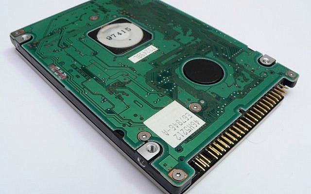 Hard drive (Photo credit: David Monniaux/Wikipedia Commons)