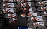 Amar'e Stoudemire takes a practice shot. (photo credit: CC BY-scott mecum, Flickr)