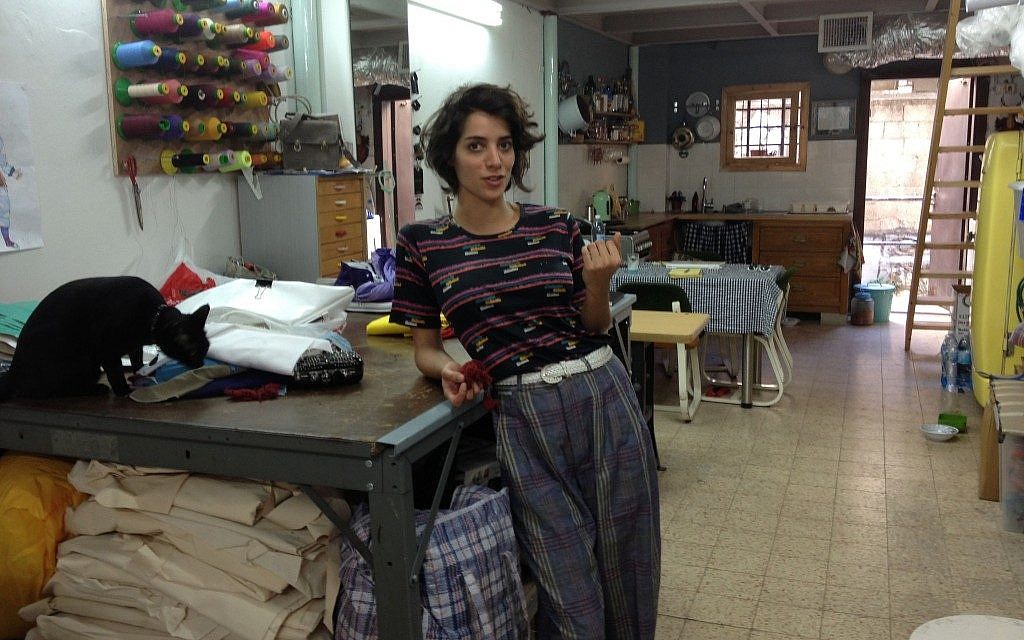 Handbag designer and Steve's Packs scion Shira Wise in her Tel Aviv studio and loft (photo credit: Jessica Steinberg/Times of Israel) Handbag designer and Steve's Packs scion Shira Wise in her Tel Aviv studio and loft (photo credit: Jessica Steinberg/Times of Israel)