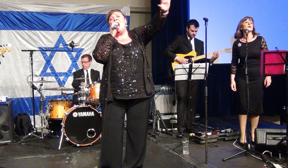 'X-Factor' star Mary Byrne singing at Israel reception, Dublin. (photo credit: Michael Fitzgerald)