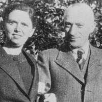 Eber's parents, Helene and Yedidia Geminder in 1940, already wearing arm bands with Star of David. (photo credit: courtesy)