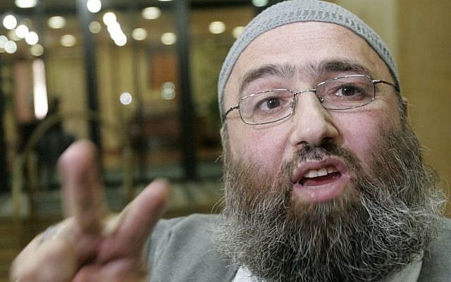 In this Sept. 5, 2005 photo, Muslim cleric Omar Bakri Mohammed gestures while talking to the media, in Beirut, Lebanon. (photo credit: AP Photo/Hussein Malla) In this Sept. 5, 2005 photo, Muslim cleric Omar Bakri Mohammed gestures while talking to the media, in Beirut, Lebanon. (photo credit: AP Photo/Hussein Malla)