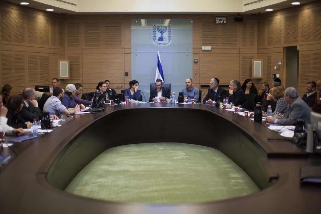 A Knesset Finance Committee meeting, March 5, 2013. (photo credit: Yonatan Sindel/Flash90) A Knesset Finance Committee meeting, March 5, 2013. (photo credit: Yonatan Sindel/Flash90)