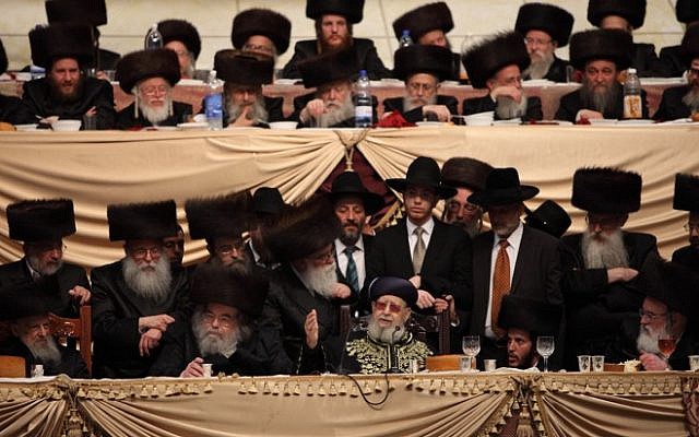Shas spiritual leader Rabbi Ovadia Yosef attends the wedding of the grandson of the Belz Rabbi, Rabbi Shalom Rokach, to Hana Batya Pener in Jerusalem on May 22, 2013. (Photo credit: Yaakov Naumi/Flash90)