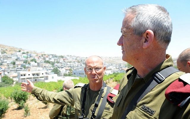 IDF Chief of Staff Benny Gantz and Maj. Gen. Nitzan Alon (left). (Photo credit: IDF Spokesman/Flash90) IDF Chief of Staff Benny Gantz and Maj. Gen. Nitzan Alon (left). (Photo credit: IDF Spokesman/Flash90)