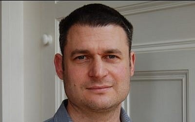 Author William Sutcliffe. (photo credit: Maggie O'Farrell)