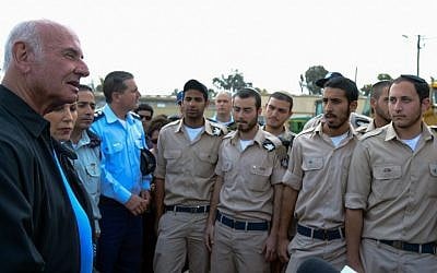 Yaakov Peri visiting religious soldiers in April. (photo credit: Yossi Zeliger/Flash90)