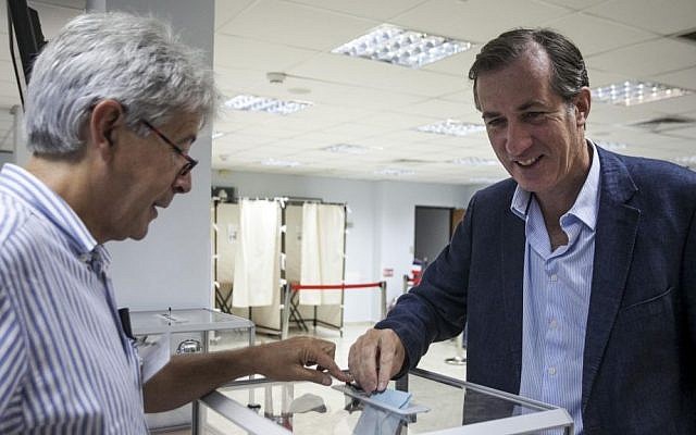 French Ambassador Christophe Bigot, voting in Tel Aviv, May 26, 2013. (photo credit: courtesy French embassy)