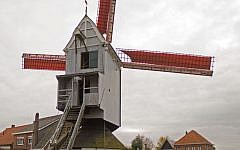 The Aartselaar windmill. (photo credit: CC BY Johan Bakker, Wikimedia commons)