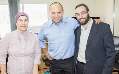 Hanita Fridman (left), along with Economics Minister Naftali Bennett and Karmisoft CFO Shimon Korlefsky, during a recent visit by Bennett to Karmisoft's Carmiel offices (Photo credit: Courtesy)