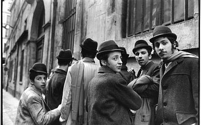 Alécio de Andrade, 'Rue Pavee,' 1975 (photo credit: Musée d'Art et d'Histoire du Judaisme)