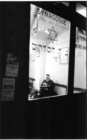 Alécio de Andrade, 'Synagogue Rue des Ecouffes,' 1974 (photo credit: Musée d'Art et d'HIstoire du Judaisme) Alécio de Andrade, 'Synagogue Rue des Ecouffes,' 1974 (photo credit: Musée d'Art et d'HIstoire du Judaisme)