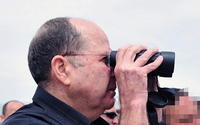 Defense Minister Moshe Ya'alon visits the IDF Northern Command, April 2, 2013 (photo credit: Ariel Hermoni/Defense Ministry/Flash90) Defense Minister Moshe Ya'alon visits the IDF Northern Command, April 2, 2013 (photo credit: Ariel Hermoni/Defense Ministry/Flash90)