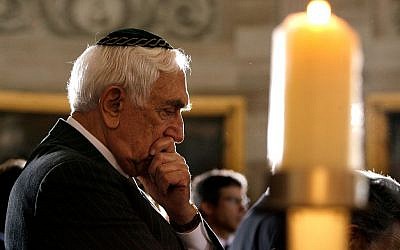 Sen. Frank Lautenberg attending a Holocaust memorial ceremony in the US Capitol Rotunda, May 1, 2008. (photo credit: Chip Somodevilla/Getty)