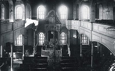 An interior view of the Main Synagogue (photo credit: courtesy Dan Ben-Canaan) An interior view of the Main Synagogue (photo credit: courtesy Dan Ben-Canaan)