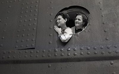 S.J. Schweig's image captures two Jewish women spotting the Promised Land for the first time. (photo credit: Courtesy Israel Museum)