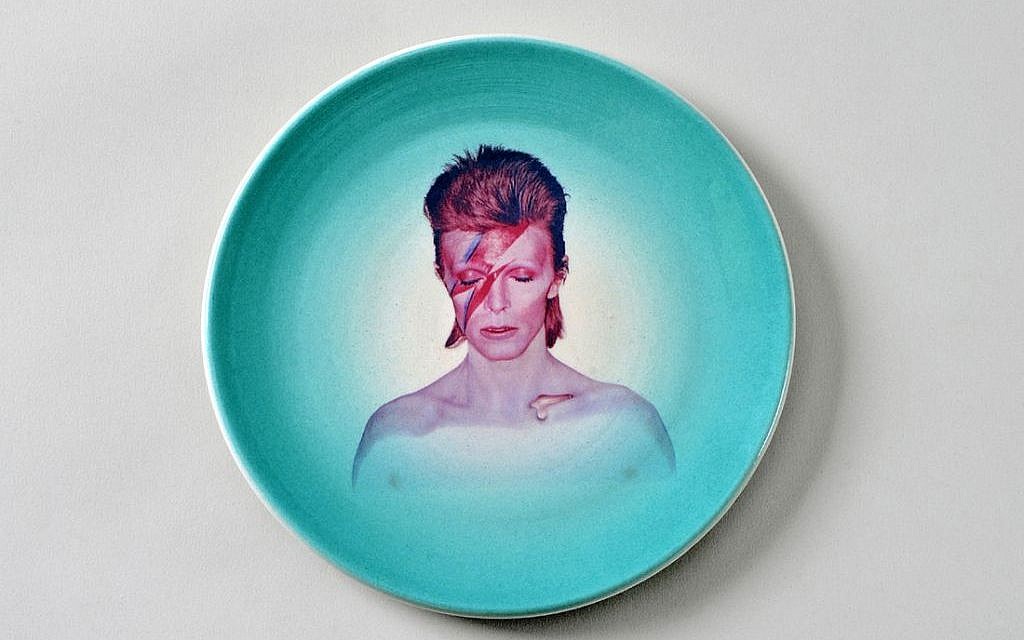 David Bowie on a plate by Yael Vons Yargin (Courtesy Ceramics Biennale) David Bowie on a plate by Yael Vons Yargin (Courtesy Ceramics Biennale)