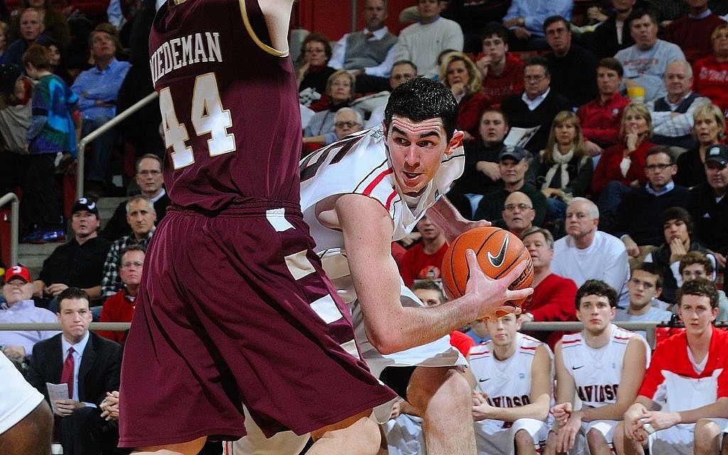 Jake Cohen, seen here playing for the Davidson College Wildcats, has signed a multi-year deal with Maccabi Electra Tel Aviv. (photo credit: DavidsonWildcats.com) Jake Cohen, seen here playing for the Davidson College Wildcats, has signed a multi-year deal with Maccabi Electra Tel Aviv. (photo credit: DavidsonWildcats.com)