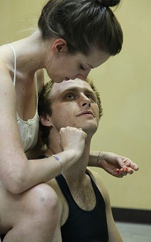 Sarah (Mary Rasmussen) gives Efraim (Jordan Feltner) a shave. (photo credit: Stephen Mosher Dwyer/courtesy of Miki Bone) Sarah (Mary Rasmussen) gives Efraim (Jordan Feltner) a shave. (photo credit: Stephen Mosher Dwyer/courtesy of Miki Bone)