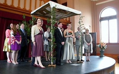 The May 2013 wedding of Doug Friedlander and Anna Skorupa was the first Jewish nuptials in Helena, Ark., since 1989. (photo credit: Courtesy Doug Friedlander/JTA)