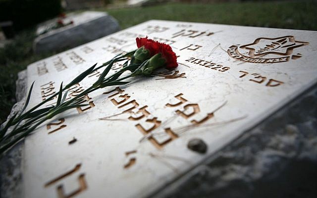 The Mount Herzl grave of an Israeli soldier killed during the 1973 Yom Kippur War. (photo credit: Michal Fattal/Flash90) The Mount Herzl grave of an Israeli soldier killed during the 1973 Yom Kippur War. (photo credit: Michal Fattal/Flash90)