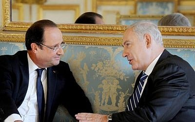 Prime Minister Benjamin Netanyahu meets with French President Francois Hollande in Paris, October 31, 2012 (photo credit: Avi Ohayon/Flash 90) 
