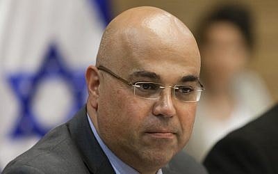 David Zaken, the supervisor of banks, at a Knesset Finance Committee meeting on June 25, 2013. (Photo credit: Flash90) David Zaken, the supervisor of banks, at a Knesset Finance Committee meeting on June 25, 2013. (Photo credit: Flash90)