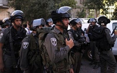 Illustrative photo of Israeli Border Police officers (Flash90)