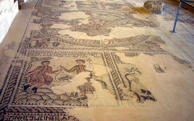 Synagogue: a mosaic depicts the Akeda -- the binding of Isaac (photo credit: Shmuel Bar-Am)