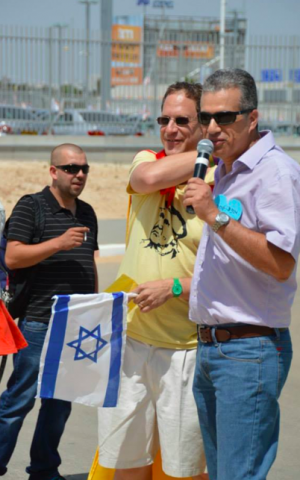 Yosef Abramowitz (left) and Efi Shahak (Courtesy Yosef Abramowitz) Yosef Abramowitz (left) and Efi Shahak (Courtesy Yosef Abramowitz)