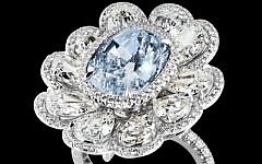 A jeweled ring, part of the $136 million jewel theft.(photo credit: AP Photo/Lloyds of London)