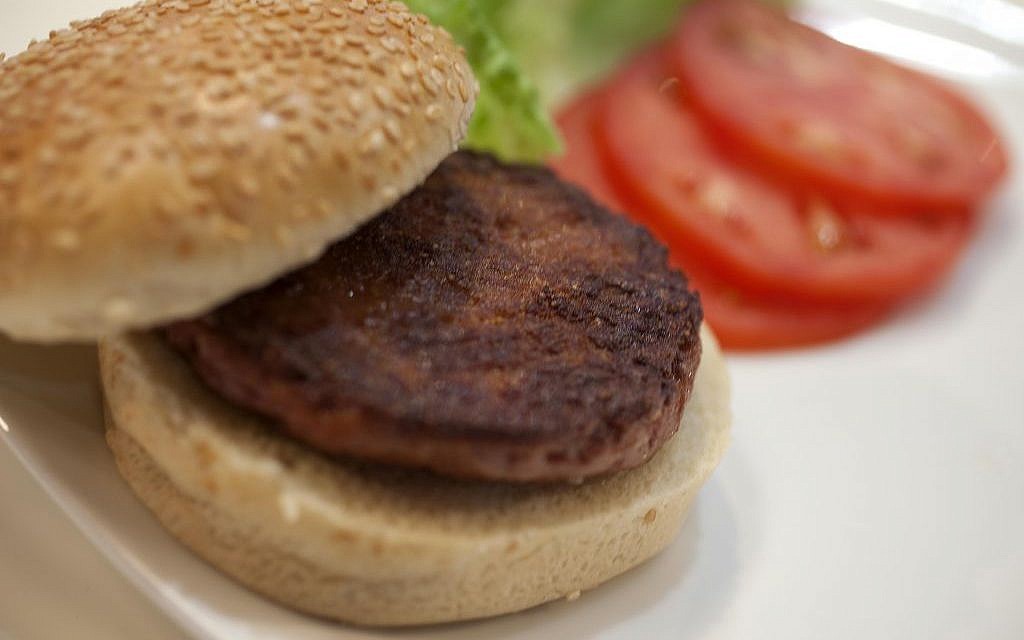 The world’s first lab-grown burger could be parve and thus paired with dairy products. (David Parry/PA Wire) The world’s first lab-grown burger could be parve and thus paired with dairy products. (David Parry/PA Wire)