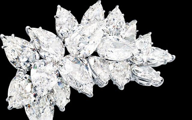 A jeweled brooch, part of the $136 million jewel theft.(photo credit: AP Photo/Lloyds of London)
