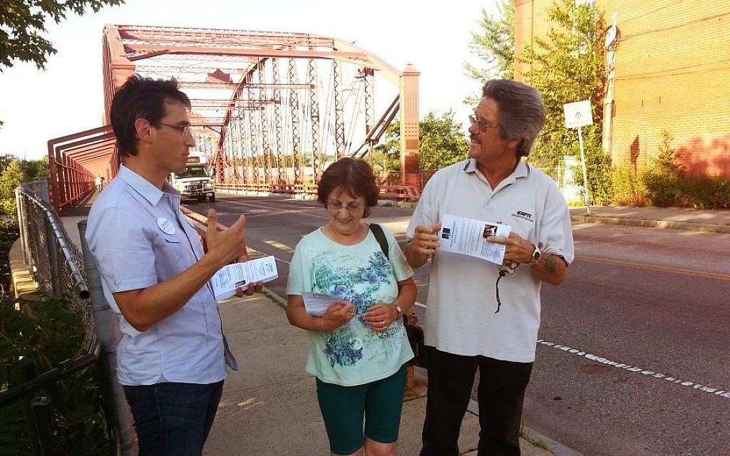 Massachusetts gubernatorial candidate Evan Falchuk of the United Independent Party speaking with voters at the Independence Day Celebration in Lowell, July 2013. (photo credit: Courtesy United Independent Party/JTA) Massachusetts gubernatorial candidate Evan Falchuk of the United Independent Party speaking with voters at the Independence Day Celebration in Lowell, July 2013. (photo credit: Courtesy United Independent Party/JTA)