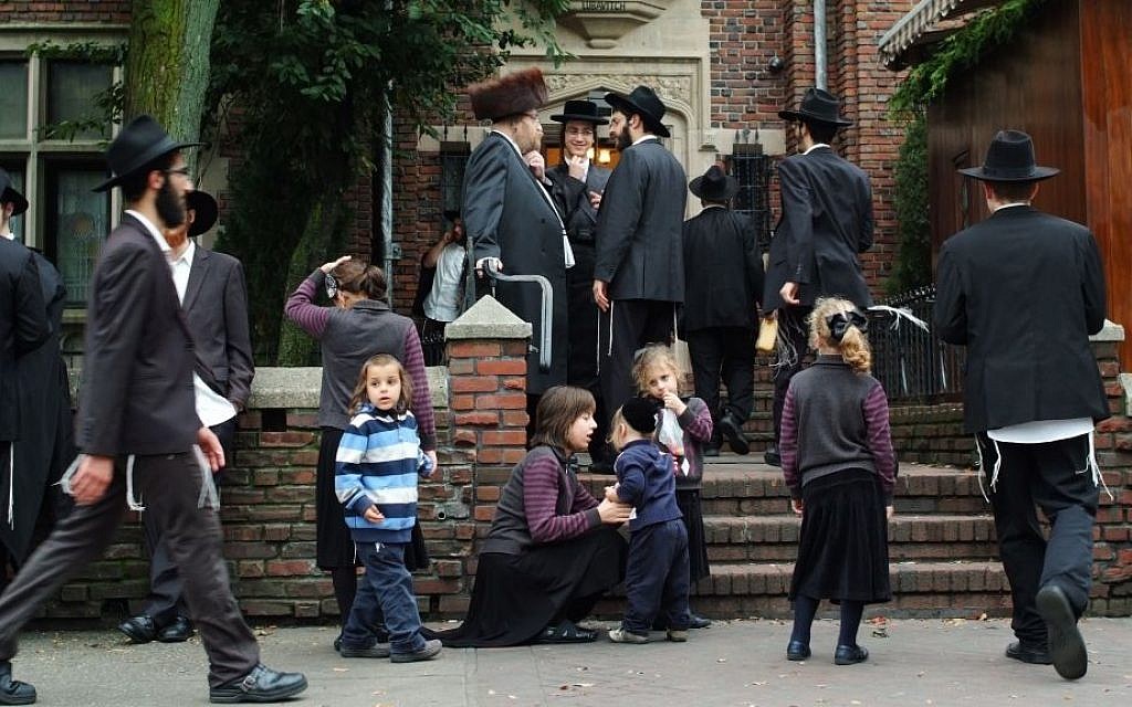 Illustrative: Hasidic Jews in Brooklyn, New York (Mendy Hechtman/Flash90)