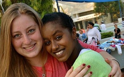Jeni Rossberg, left, joined Counterpoint Israel for her first-ever trip to the country. (photo credit: courtesy Counterpoint)