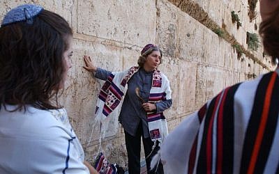 Women of the Wall chair Anat Hoffman at the Western Wall, August 18, 2004. (photo credit: Flash90)
