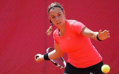 Tennis player Sharon Fichman plays at a tournament in Cagnes-sur-Mer, France, May 2013 (photo credit: CC BY-SA Dacoucou, Wikimedia Commons)