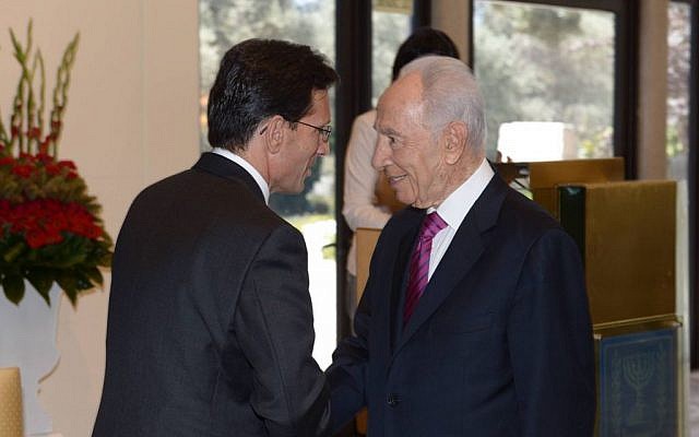 President Shimon Peres with Majority Leader Eric Cantor, who leads a delegation of senior Republican members of the US House of Representatives to Israel, August 13, 2013 (photo credit: Amos Ben Gershom/GPO) President Shimon Peres with Majority Leader Eric Cantor, who leads a delegation of senior Republican members of the US House of Representatives to Israel, August 13, 2013 (photo credit: Amos Ben Gershom/GPO)
