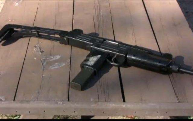 Illustrative photo of an Uzi machine gun (Youtube screenshot)