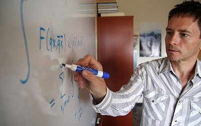Edward Frenkel teaching at the University of California at Berkeley (photo credit: Anna Vignet, Daily Cal) Edward Frenkel teaching at the University of California at Berkeley (photo credit: Anna Vignet, Daily Cal)