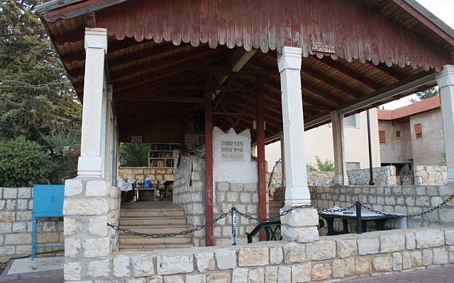 The grave of Nahum ish Gamzu (photo credit: Shmuel Bar-Am)
