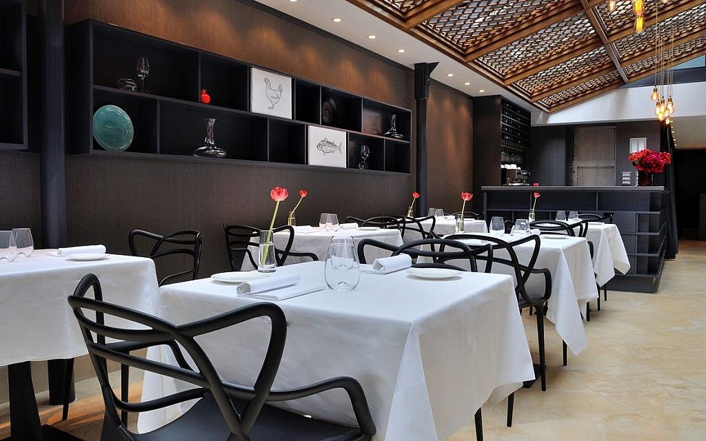 Interior of new upscale London kosher eatery, 1701. (photo credit: courtesy) Interior of new upscale London kosher eatery, 1701. (photo credit: courtesy)
