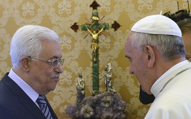Pope Francis and Mahmoud Abbas talk during their private audience, at the Vatican, on Thursday, October 17, 2013. (photo credit: AP/Maurizio Brambatti, Pool) Pope Francis and Mahmoud Abbas talk during their private audience, at the Vatican, on Thursday, October 17, 2013. (photo credit: AP/Maurizio Brambatti, Pool)
