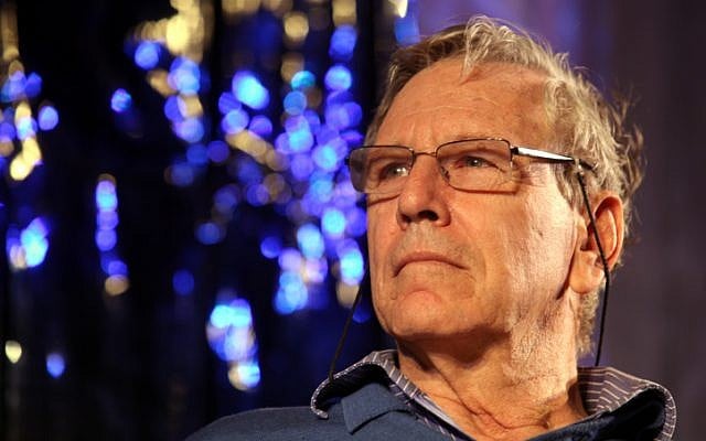 Amos Oz in Jerusalem, May 3, 2010 (Yossi Zamir/Flash90)