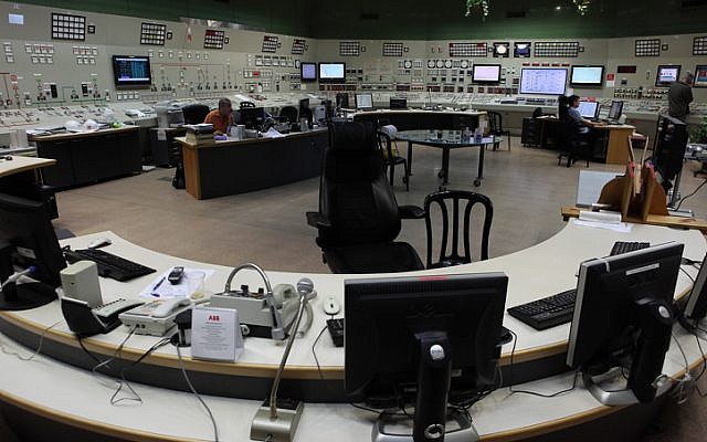 View from inside an Israel Elecric Corporation control room in Hadera. IEC is the main supplier of electrical power in Israel. August 11, 2011. (photo credit: Yaakov Naumi/Flash90) View from inside an Israel Elecric Corporation control room in Hadera. IEC is the main supplier of electrical power in Israel. August 11, 2011. (photo credit: Yaakov Naumi/Flash90)