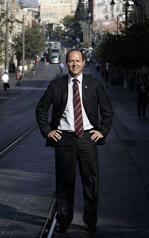 Nir Barkat, on Jaffo street in the center of Jerusalem, September 2, 2013 (photo credit: Miriam Alster/Flash90)