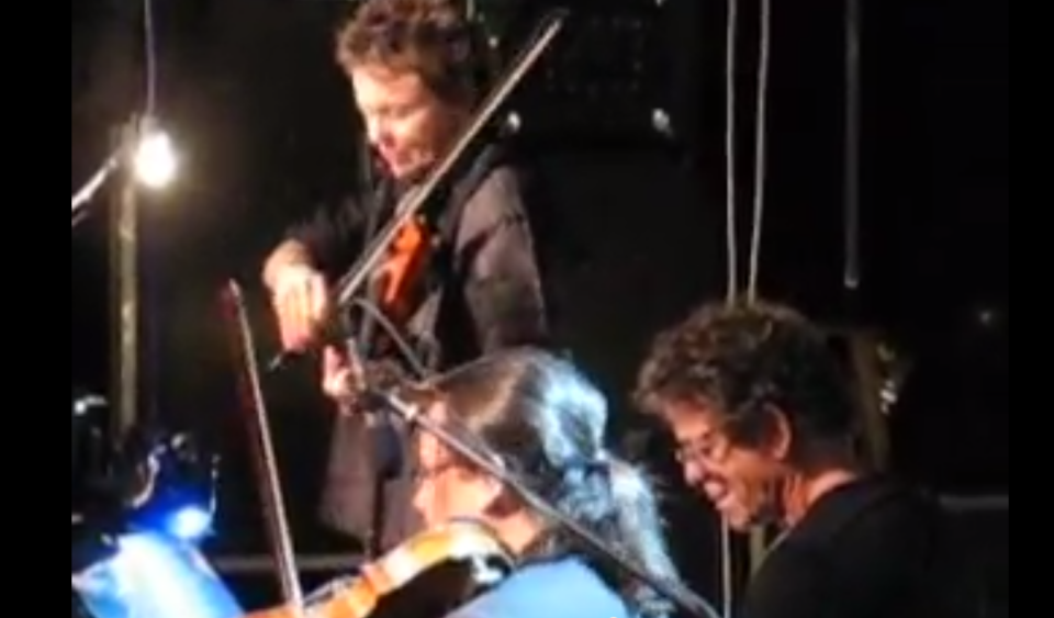 Lou Reed (right) on stage with wife Laurie Anderson (standing) in Tel Aviv in November 2008 (photo credit: YouTube screenshot) Lou Reed (right) on stage with wife Laurie Anderson (standing) in Tel Aviv in November 2008 (photo credit: YouTube screenshot)